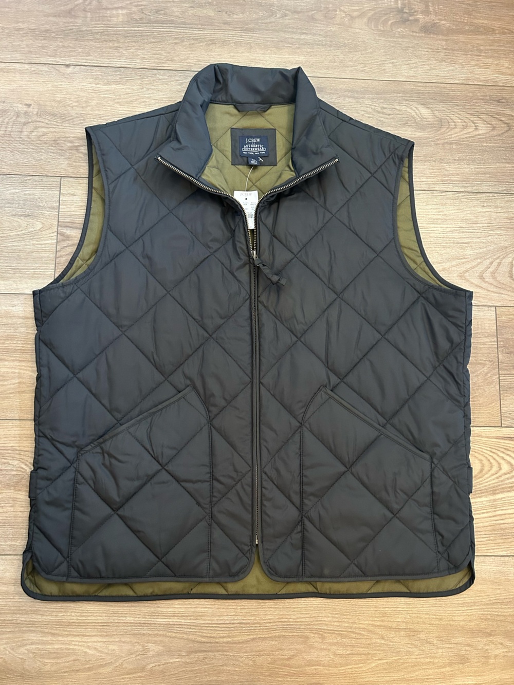 NWT J.Crew Quilted Utility Vest Black Olive Size XL Full Zip